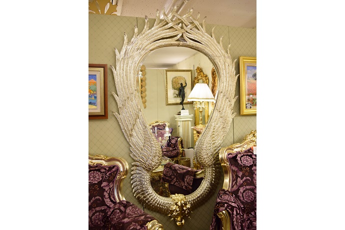 ピーコックArt BIGミラー:孔雀の尾羽根をモチーフとした見事な彫刻の鏡